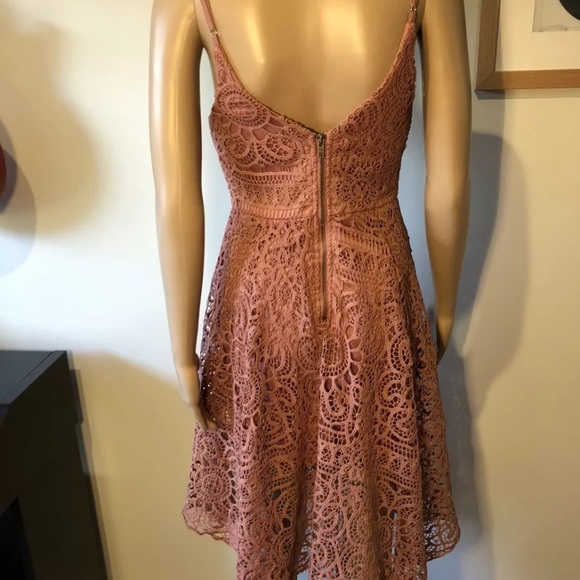 Shareen Collection lace dress - Picture 6 of 7